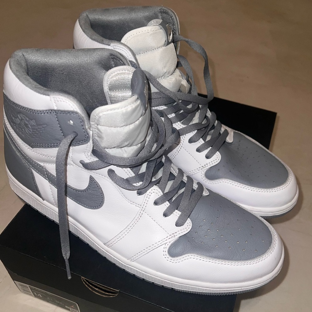 Authentic AIR JORDAN 1 MID Gray and White Sneakers